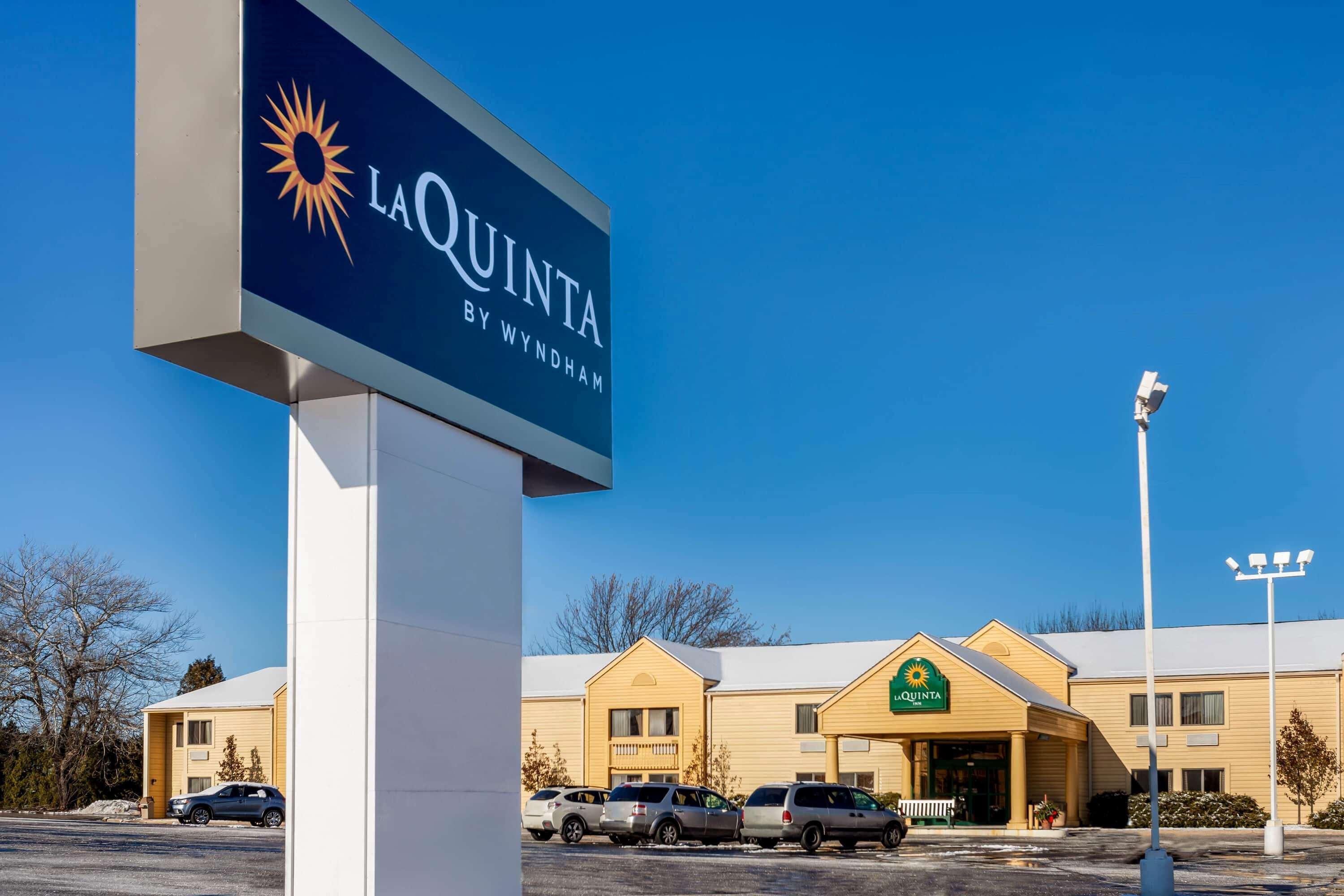 La Quinta Inn By Wyndham Шебойган Екстериор снимка