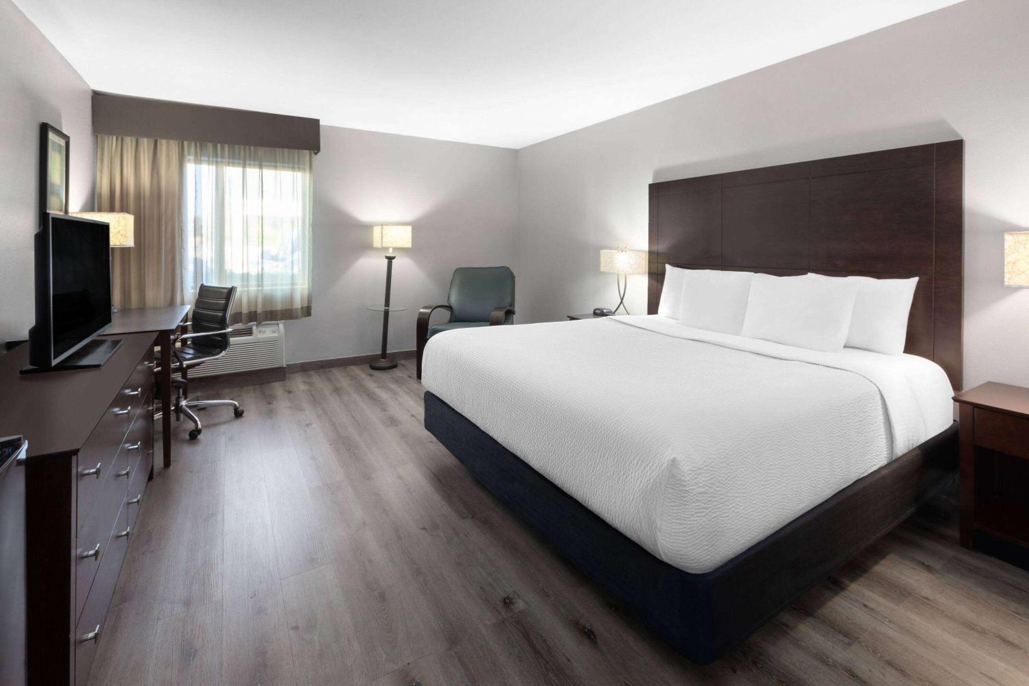 La Quinta Inn By Wyndham Шебойган Екстериор снимка